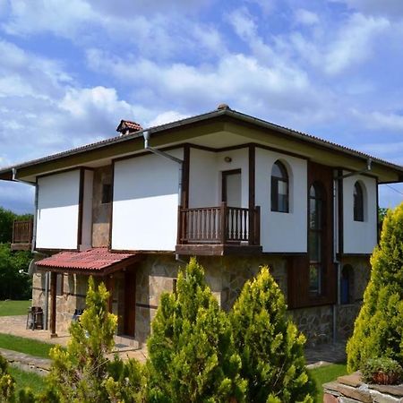 Sichanova Guest House Bruchkovtsi ภายนอก รูปภาพ
