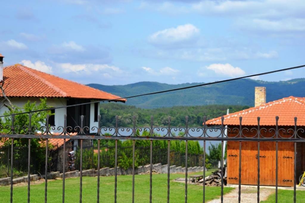 Sichanova Guest House Bruchkovtsi ภายนอก รูปภาพ