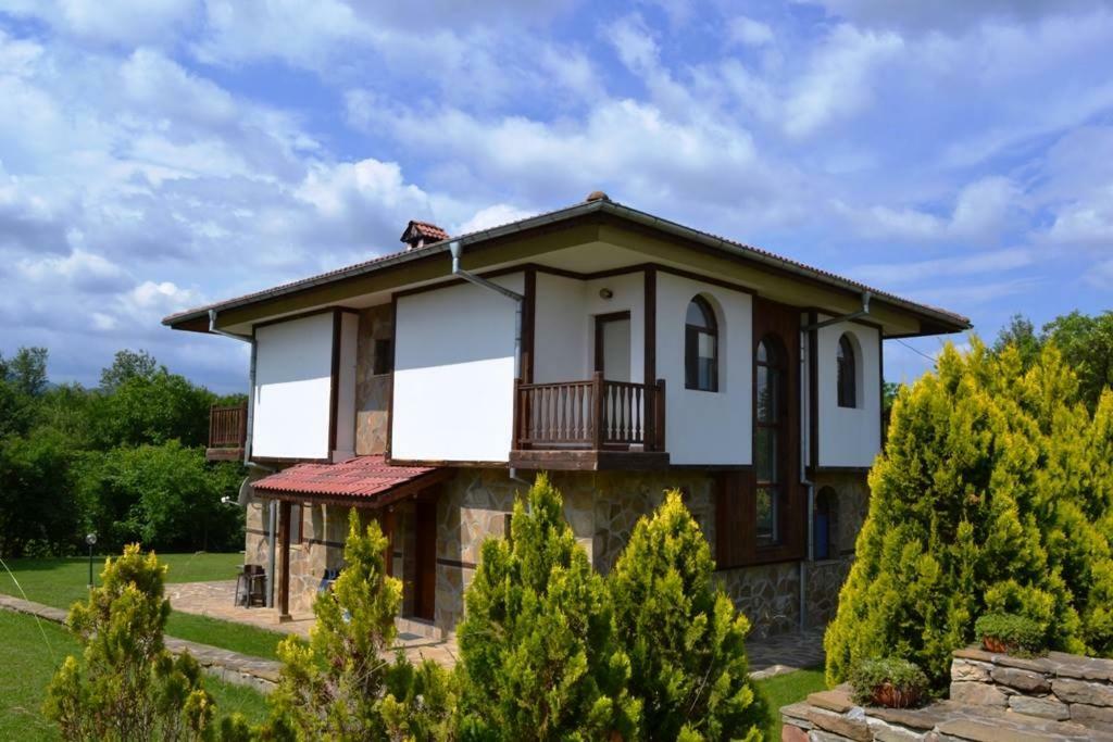 Sichanova Guest House Bruchkovtsi ภายนอก รูปภาพ