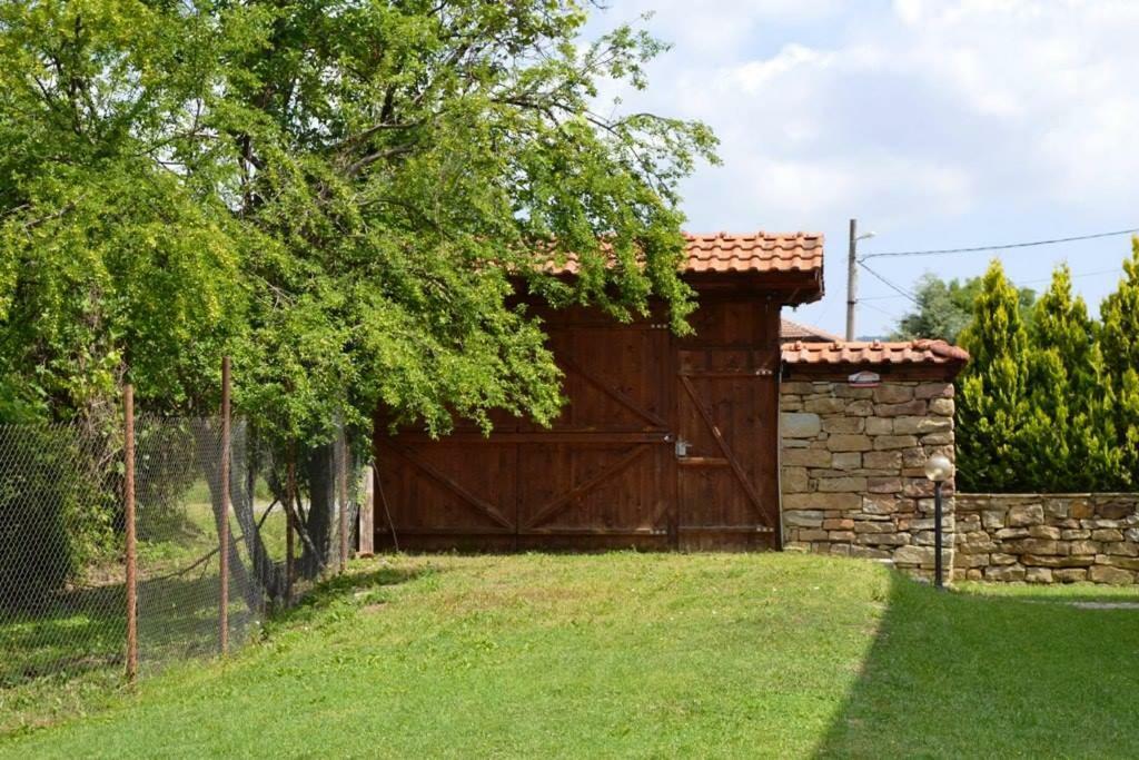 Sichanova Guest House Bruchkovtsi ภายนอก รูปภาพ