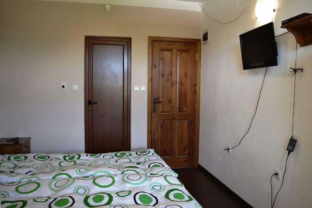 Sichanova Guest House Bruchkovtsi ภายนอก รูปภาพ