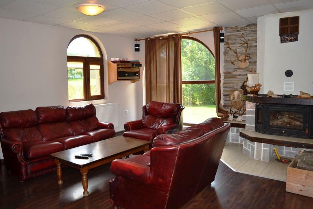 Sichanova Guest House Bruchkovtsi ภายนอก รูปภาพ