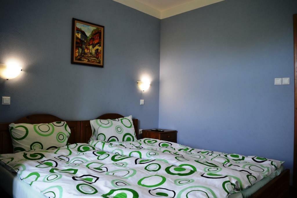 Sichanova Guest House Bruchkovtsi ภายนอก รูปภาพ